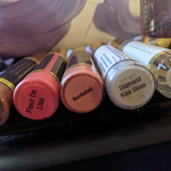 Lip Sense - Picture 3 of 4